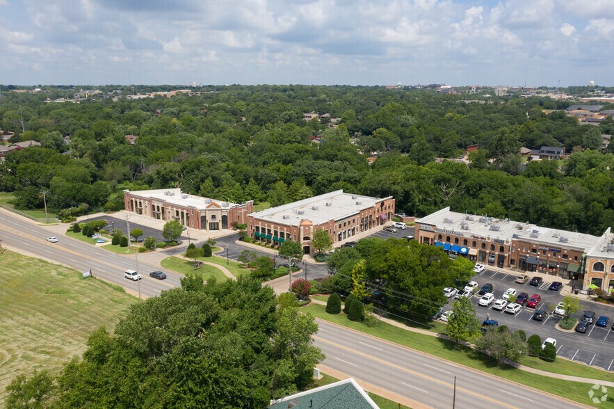 More Photos Of 1489 E 15th St, Edmond Unknown For Lease