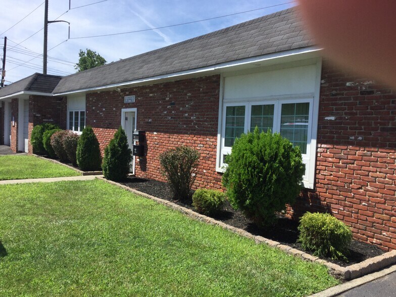 More Photos Of 1010 Rose Ave, Runnemede Flex For Sale