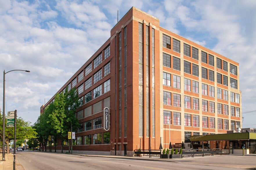 More Photos Of 1010 W 35th St, Chicago Flex For Lease