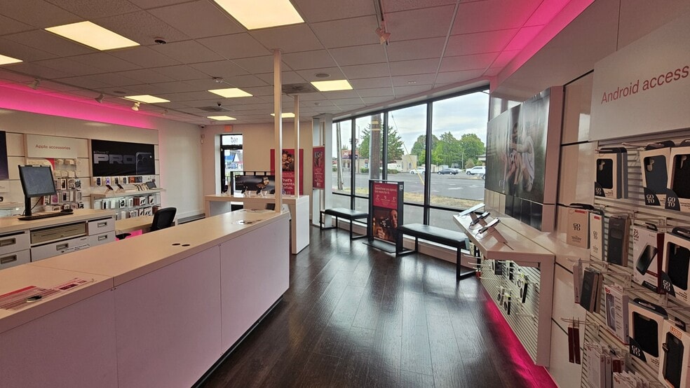 More Photos Of 3202-3210 Ocean Beach Hwy, Longview Unknown For Lease