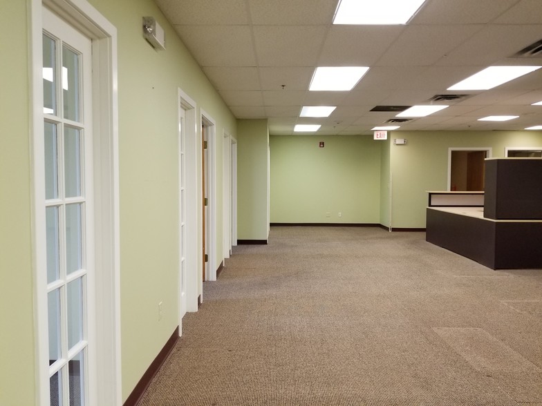 More Photos Of 1901-2009 Black Rock Tpke, Fairfield Unknown For Lease