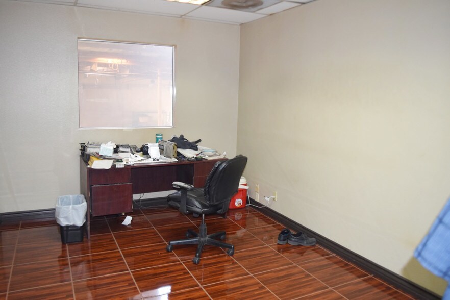 More Photos Of 2182 Maple Privado, Ontario Warehouse For Sale