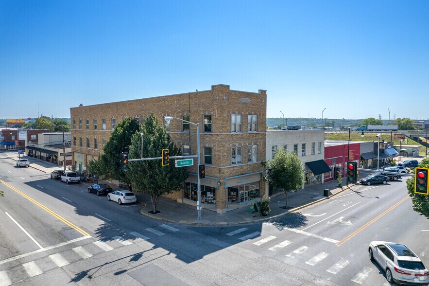More Photos Of 117-119 N Main St, Sand Springs Storefront Retail Residential For Lease