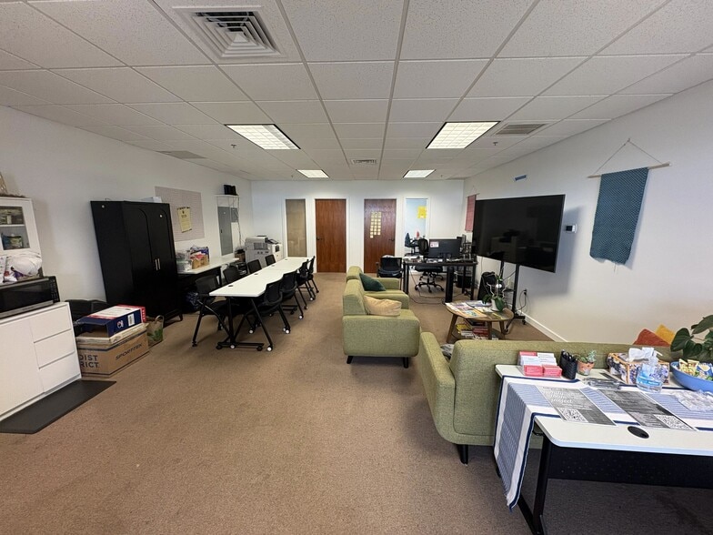 More Photos Of 40 Kupuohi St, Lahaina Medical For Sale