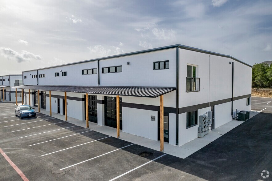 More Photos Of 529 E US HWY, Boerne Unknown For Lease