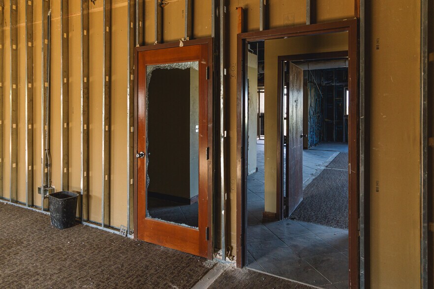 More Photos Of 3200 E Memorial Rd, Edmond Medical For Sale