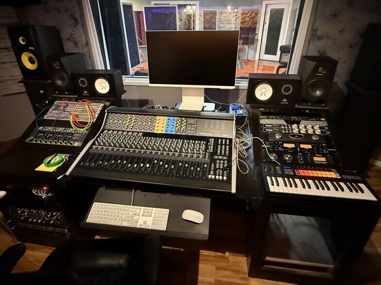 More Photos Of 1142 W Indian School Rd, Phoenix Office For Sale