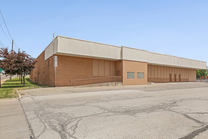 More Photos Of 3475 Ridge Rd, Cleveland Skating Rink For Sale