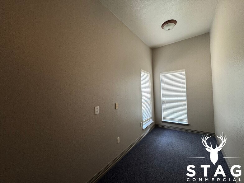 More Photos Of 1204 Bent Oaks Ct, Denton Office Residential For Lease