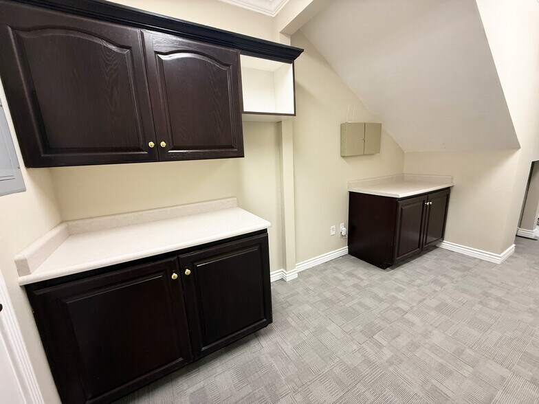 More Photos Of 1444 E 820 N, Orem Medical For Lease
