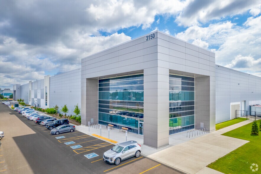 Primary Photo Of 3150 Derry Rd E, Mississauga Warehouse For Lease