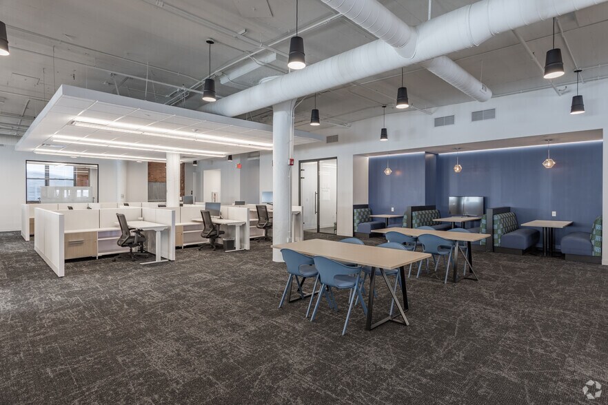 More Photos Of 1138 W 9th St, Cleveland Office For Lease