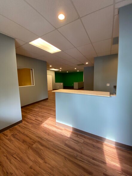 More Photos Of 300 Industrial Pky, Chagrin Falls Light Manufacturing For Lease