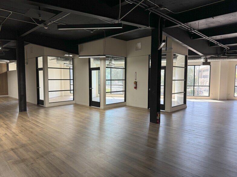 More Photos Of 135 W Magnolia Blvd, Burbank Loft Creative Space For Lease