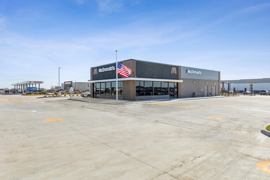 More Photos Of 1280 State Highway 114, Justin General Retail For Sale