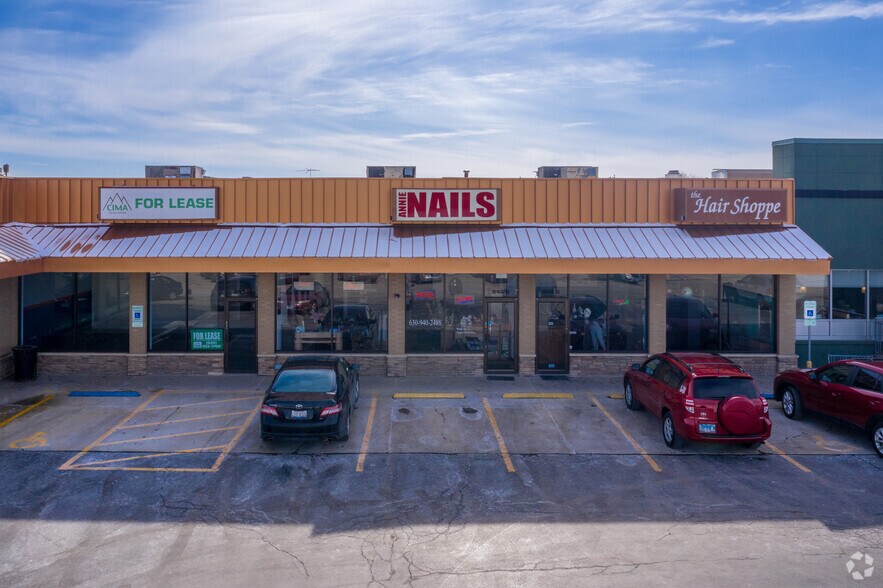 More Photos Of 546-584 S Randall Rd, Saint Charles Unknown For Lease