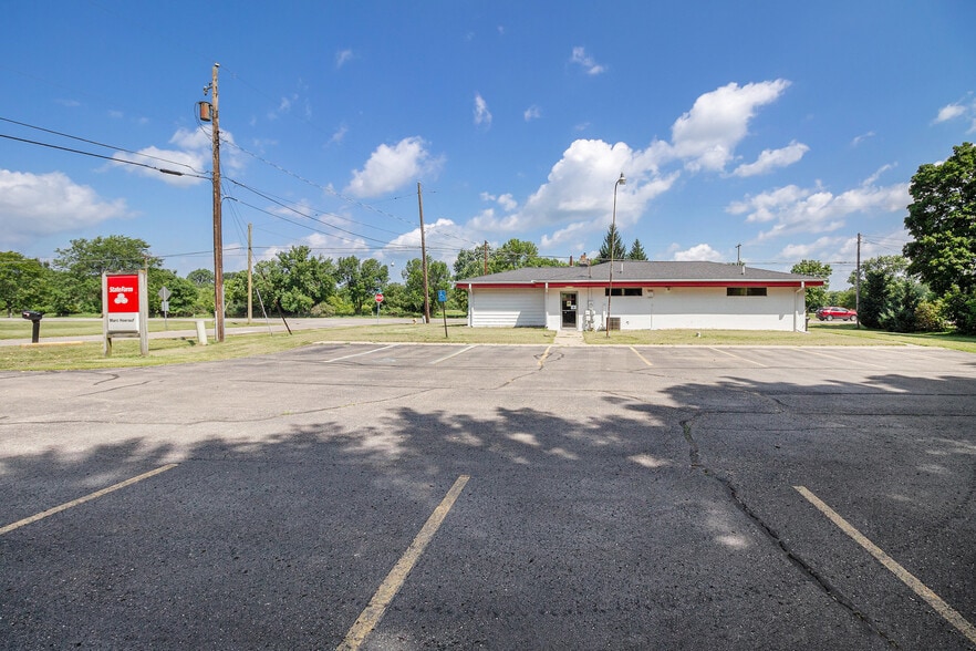 More Photos Of 5204 Davison Rd, Burton Medical For Sale
