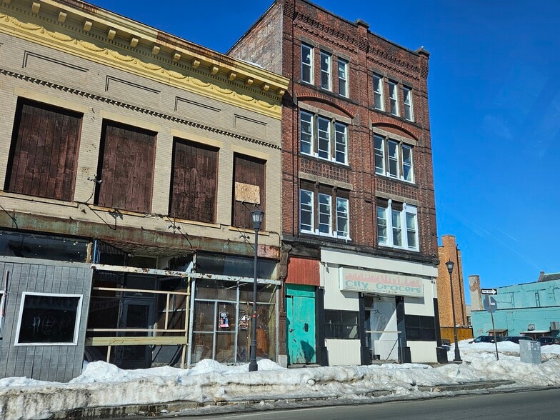 More Photos Of 445-447 High St, Holyoke Storefront Retail Residential For Sale