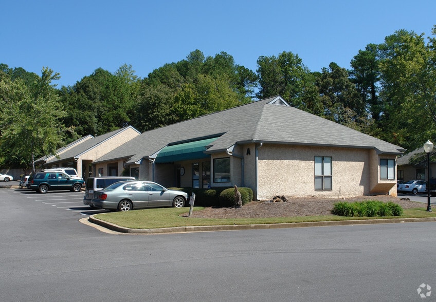 More Photos Of 875 Old Roswell Rd, Roswell Office For Sale