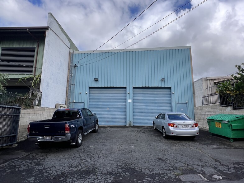 Primary Photo Of 914 Industrial Rd, Honolulu Warehouse For Sale