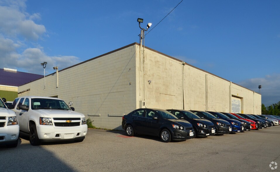 More Photos Of 3825 Walden Ave, Lancaster Warehouse For Lease