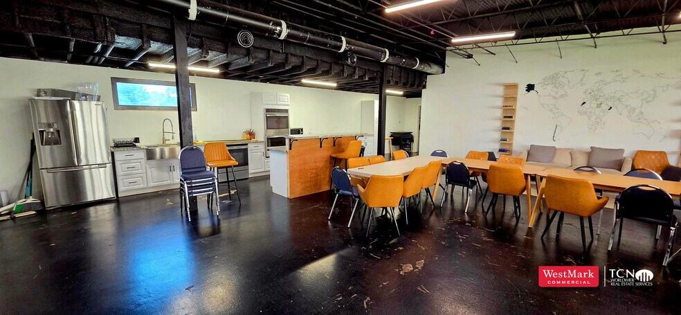 More Photos Of 5015 Knoxville Ave, Lubbock Office For Sale
