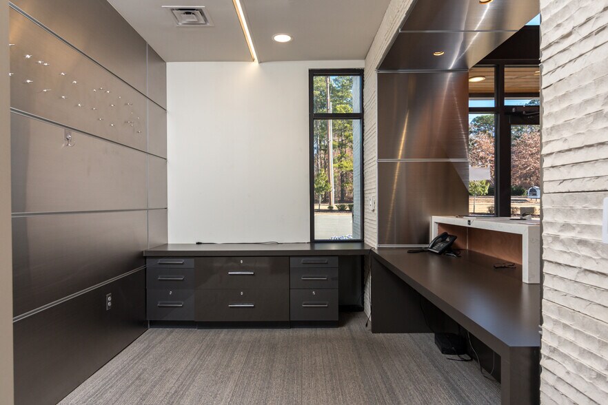 More Photos Of 15315 Kanis Rd, Little Rock Office For Sale