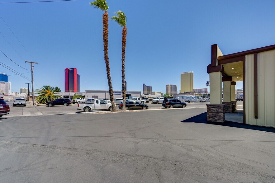 More Photos Of 2951 Westwood Dr, Las Vegas Distribution For Lease