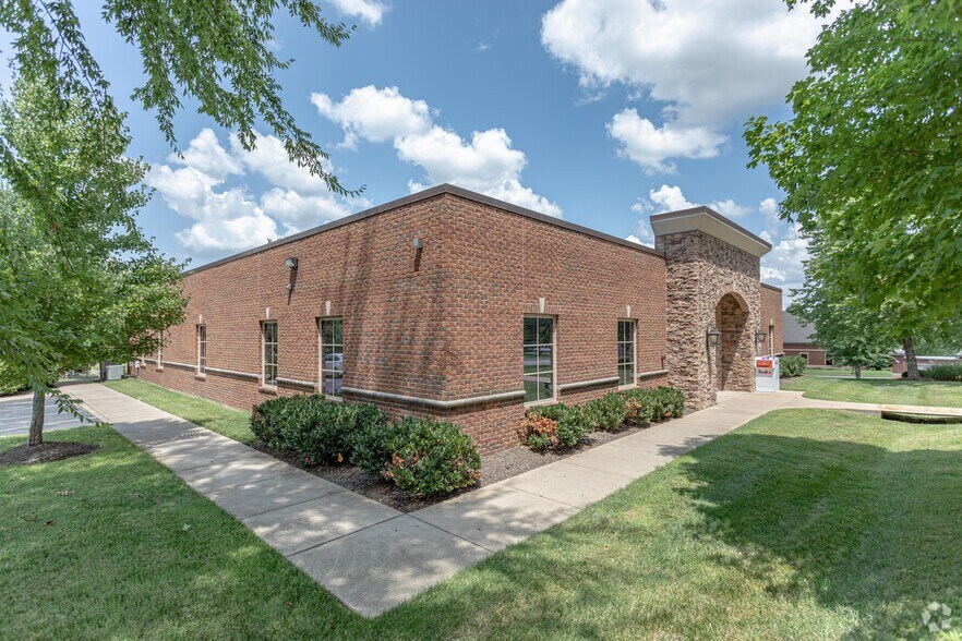 More Photos Of 212 N Castle Heights Ave, Lebanon Coworking Space