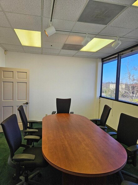 More Photos Of 5510 Skylane Blvd, Santa Rosa Office For Lease