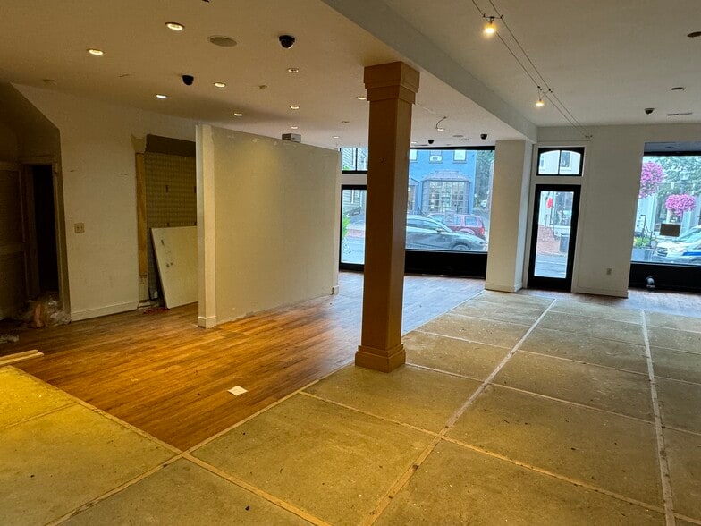 More Photos Of 1626-1632 Wisconsin Ave NW, Washington Storefront Retail Office For Lease