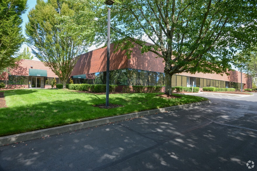 More Photos Of 9500-9560 SW Nimbus Ave, Beaverton Flex For Lease
