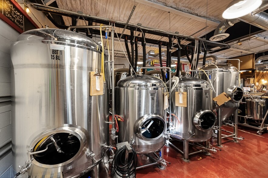 More Photos Of 705 W New York Ave, Somers Point General Retail For Sale