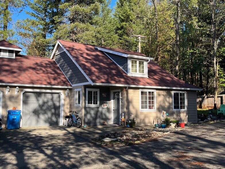 More Photos Of 117 N Junction Ave, Cave Junction Apartments For Sale