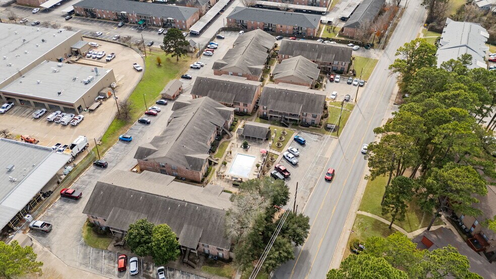 More Photos Of 2451 Lake Rd, Huntsville Apartments For Sale