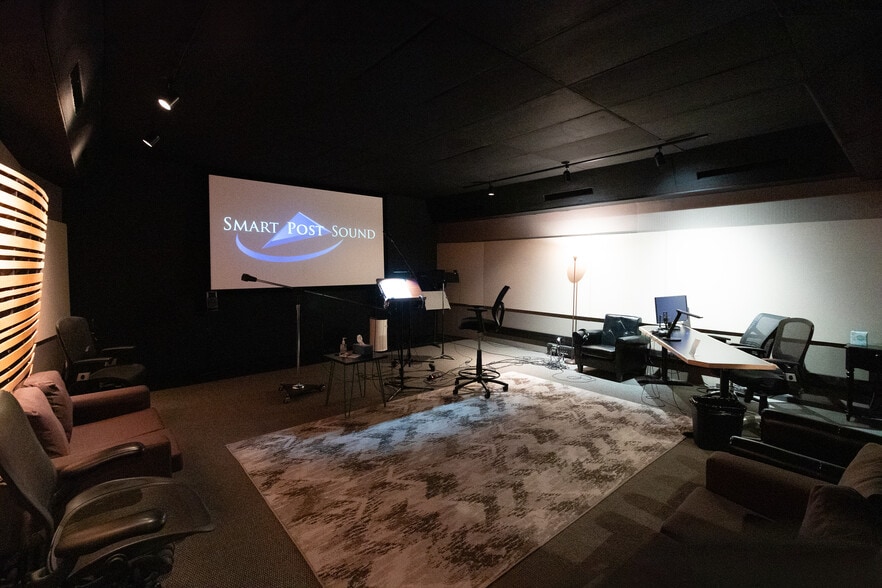 More Photos Of 923 N Hollywood Way, Burbank General Retail For Sale