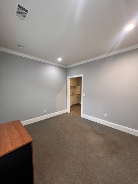 More Photos Of 11795 Northfall Ln, Alpharetta Business Park For Sale
