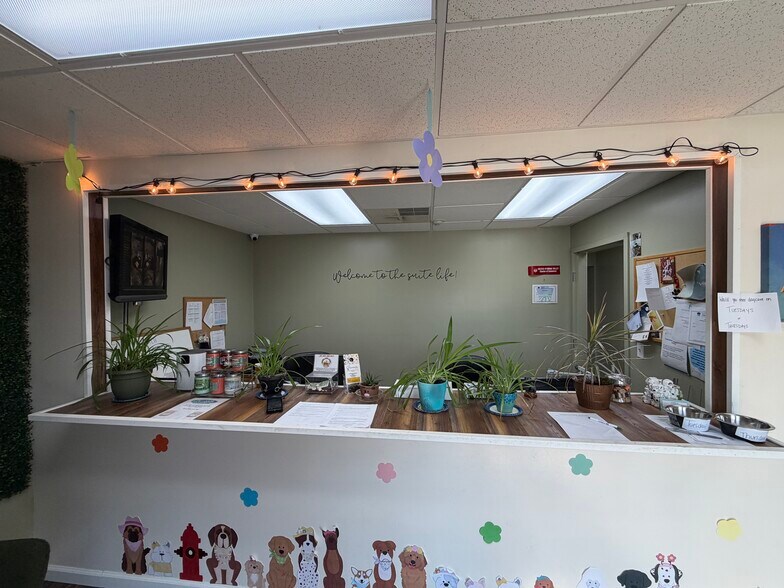 More Photos Of 104 Woodward Hill Rd, Edwardsville Office For Sale