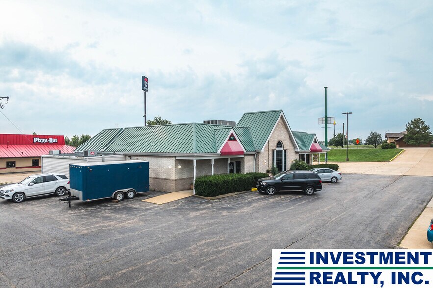 More Photos Of 60 Highway P, Cuba Freestanding For Sale