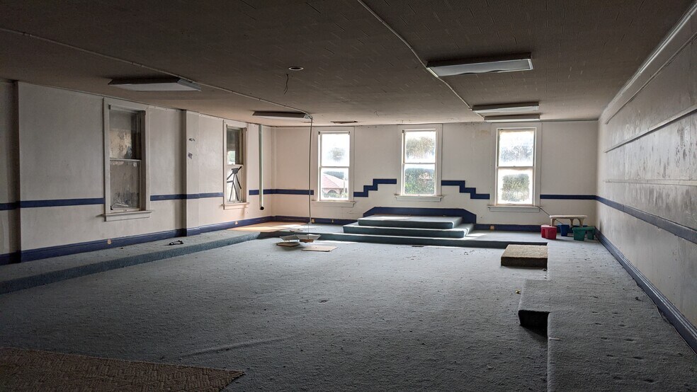 More Photos Of 438 Main St, Liberty Office For Lease