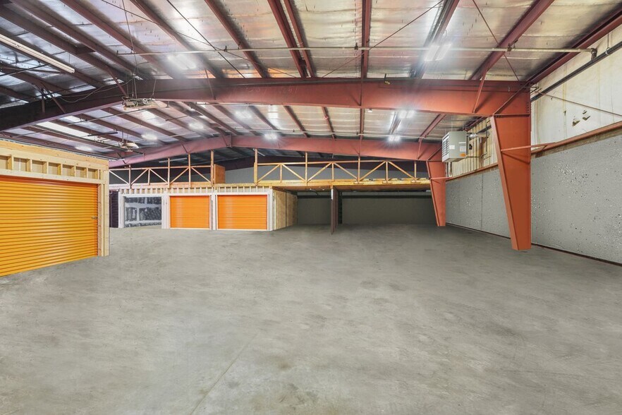 More Photos Of 6 Lark Industrial Pky, Greenville Self Storage For Lease