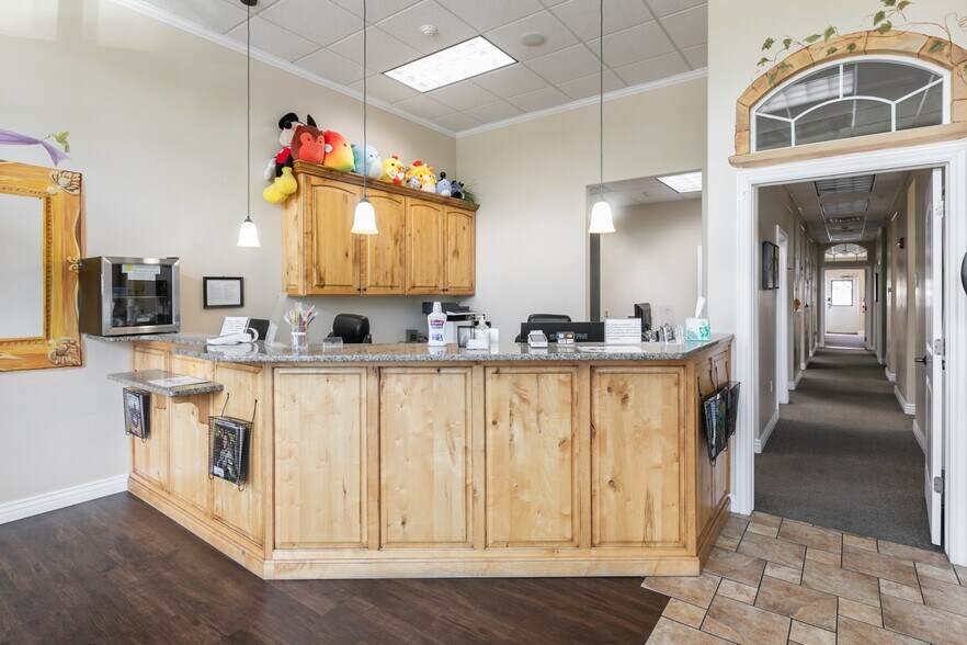 More Photos Of 408-454 W 800 N, Orem General Retail For Sale