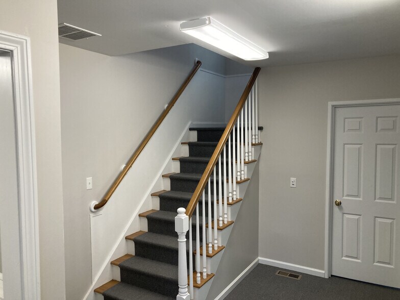 More Photos Of 123 Elm St, Old Saybrook Medical For Lease