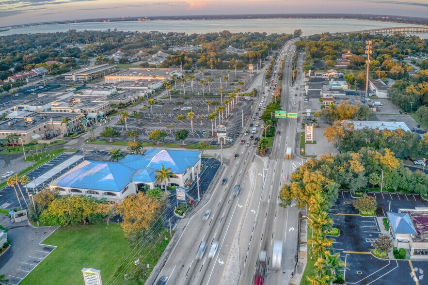More Photos Of 1500 Colonial Blvd, Fort Myers Office For Lease
