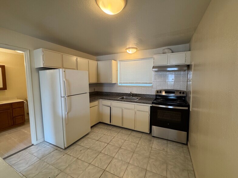 More Photos Of 2151 E 24th St, Oakland Apartments For Sale