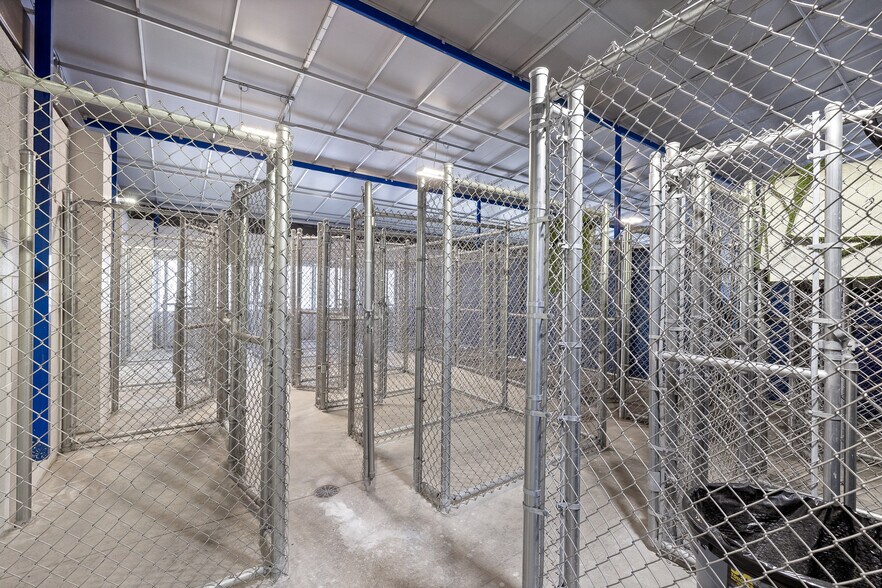 More Photos Of 255 W 20th St, Chattanooga Office For Sale