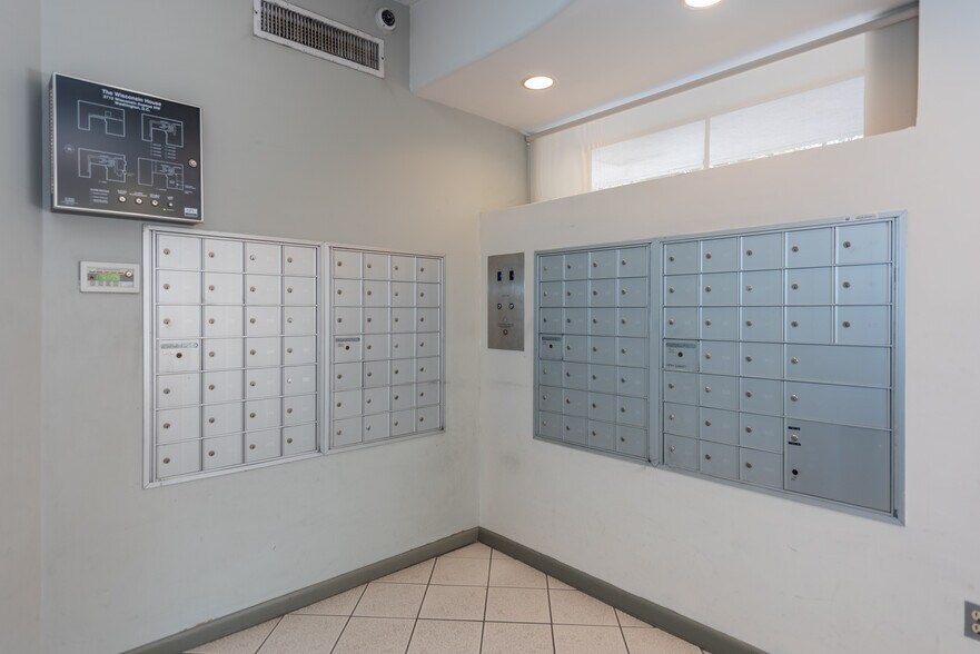 More Photos Of 2712 Wisconsin Ave NW, Washington Apartments For Sale