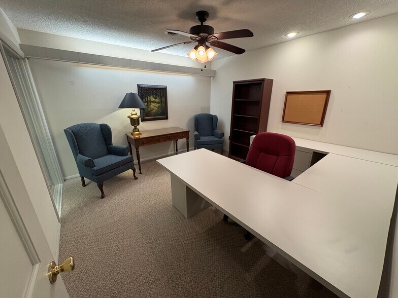 More Photos Of 109 Main st, Delphi Office For Lease