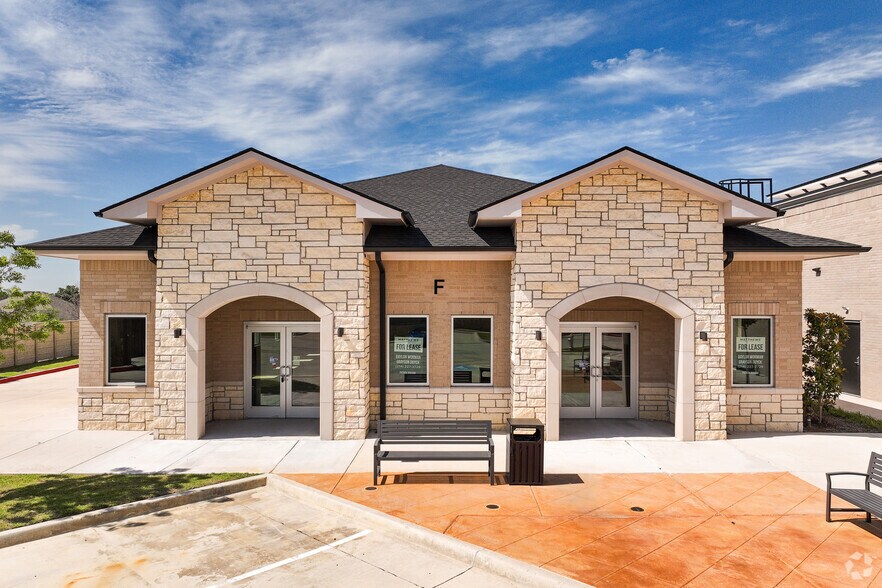 More Photos Of 5101 Main Street, The Colony Unknown For Lease