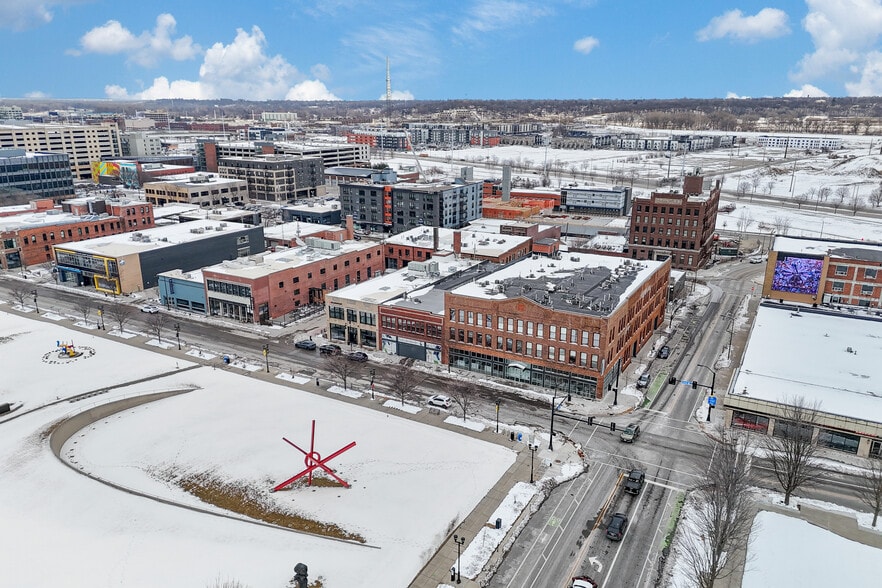 More Photos Of 1420 Locust St, Des Moines Office For Lease